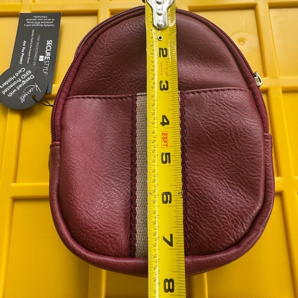Burgundy Crossbody secure style Bag - Picture 8 of 10
